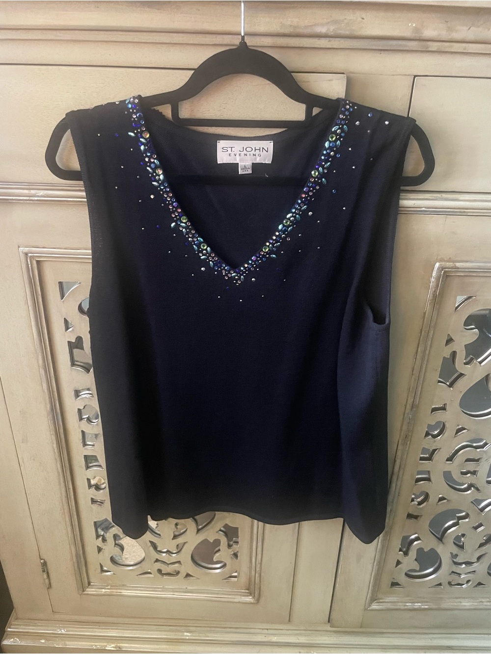 St. John Evening Black Skeeveless V-Neck Beaded Evening Top